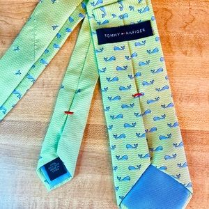 Tommy Hilfiger Mens Tie Necktie Green Animal Print 100% Silk Woven Whale 56"L